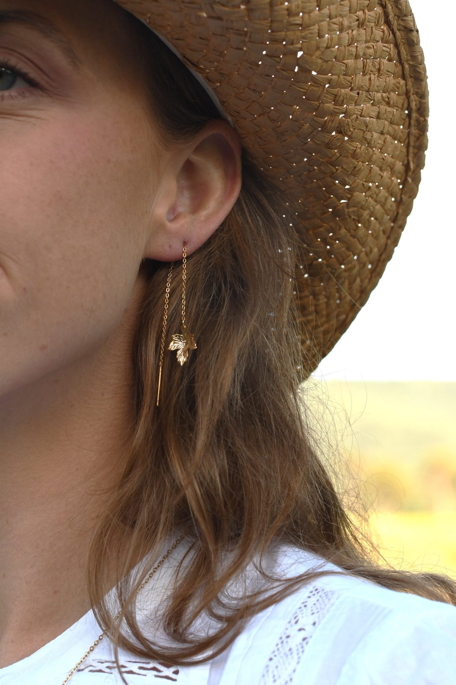 Photinia ear-threads - Image 2