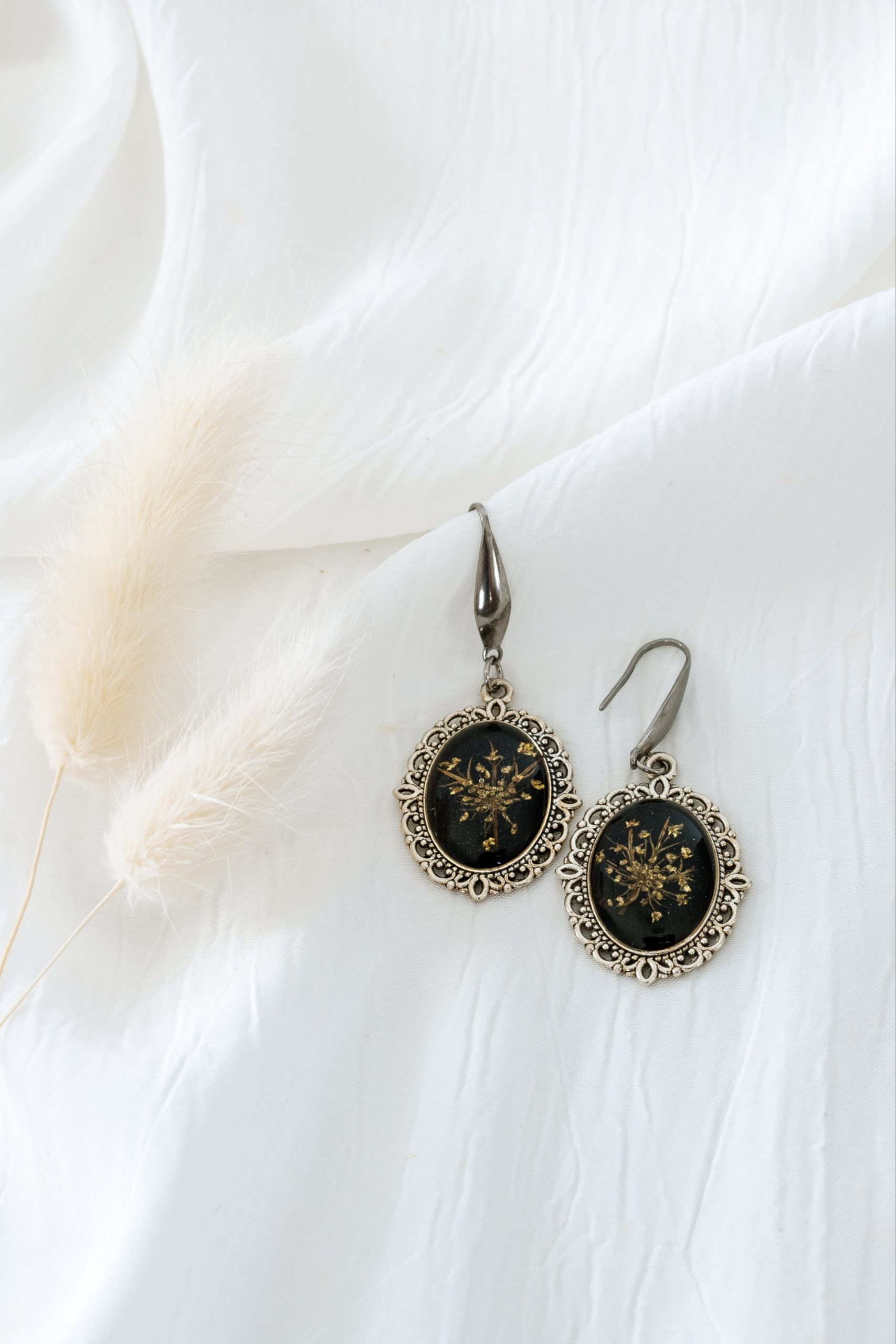 Vintage Charm Black Earrings