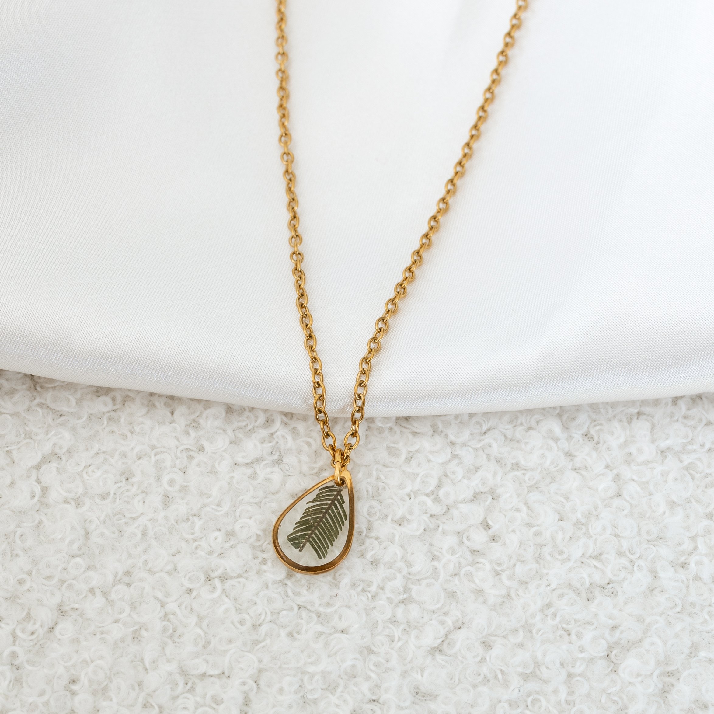 Fern necklace gold
