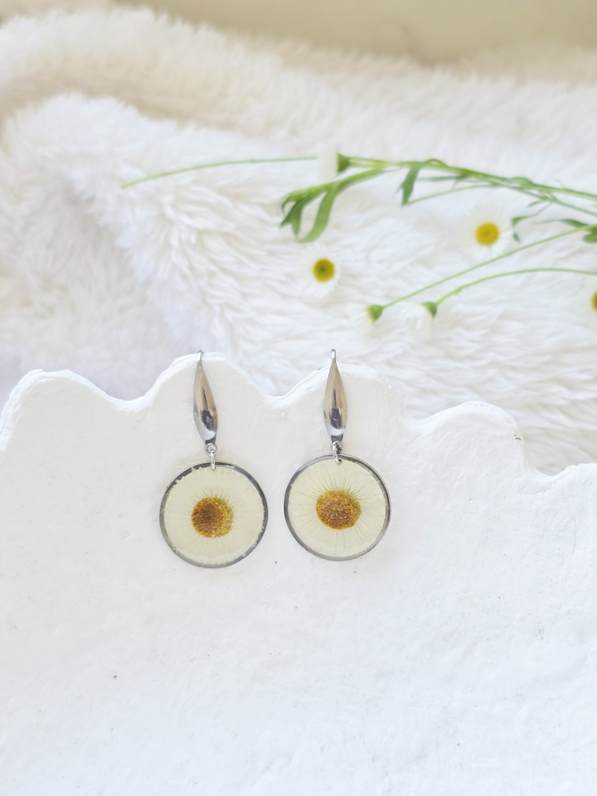 Daisy silver hook earrings